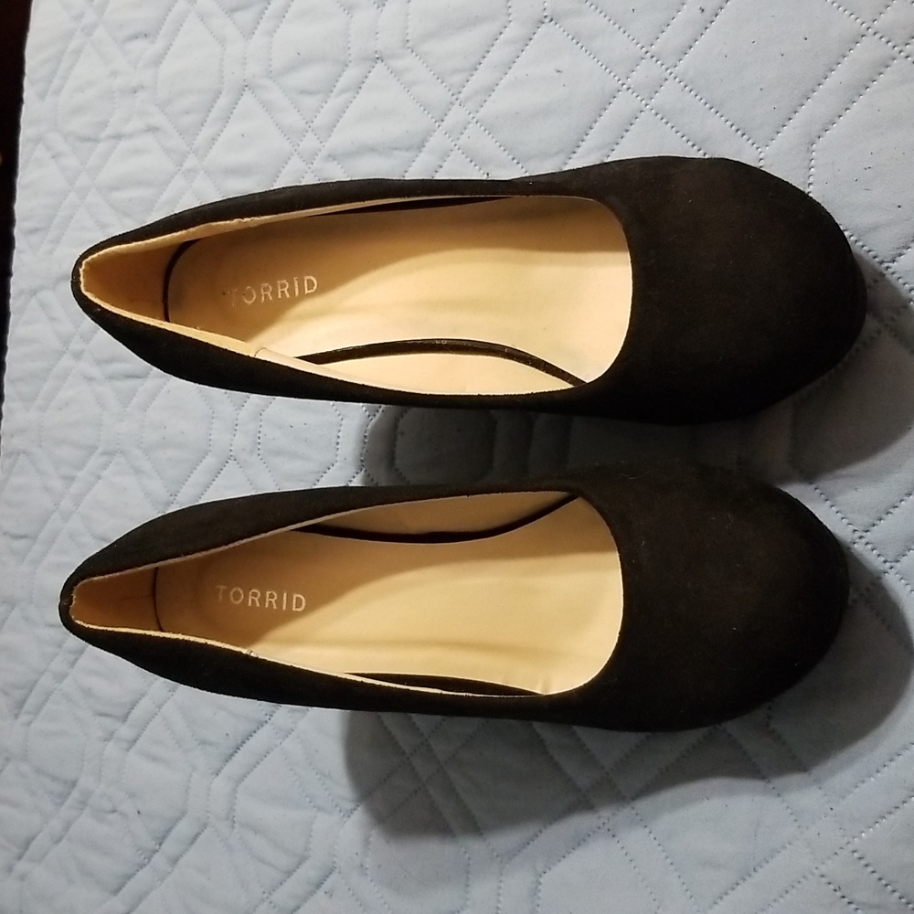Torrid Black Faux Suede Wedges